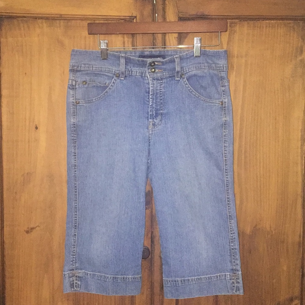 Bandolino denim Capris.
